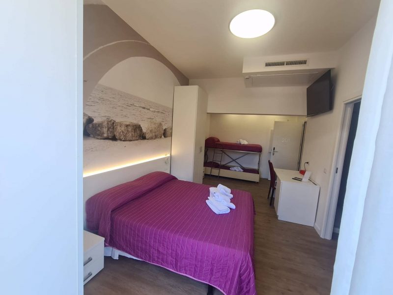 hotel 3 stelle sottomarina_q