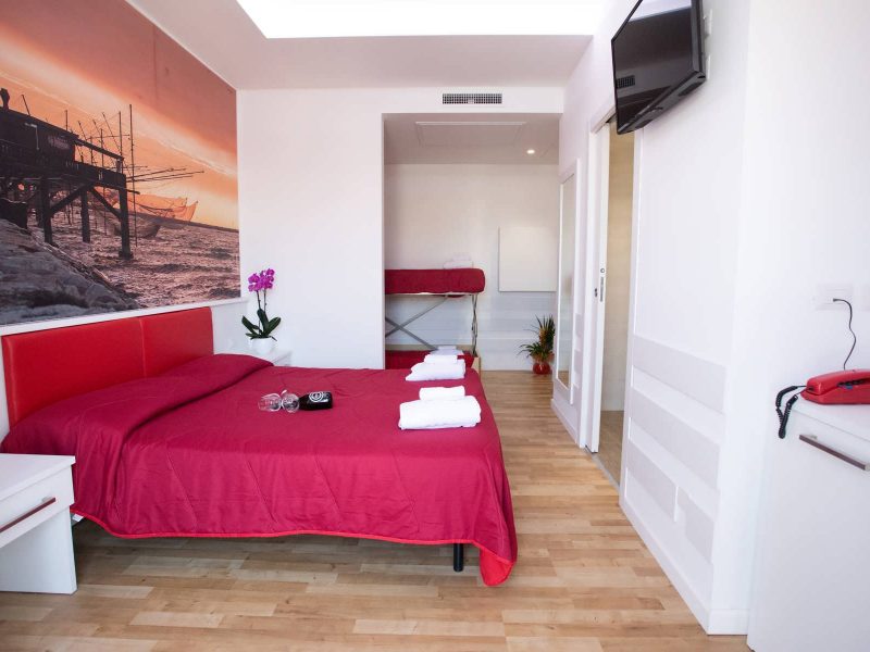 hotel 3 stelle sottomarina 0