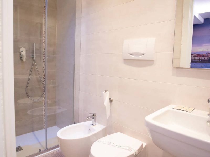 hotel 3 stelle sottomarina 17
